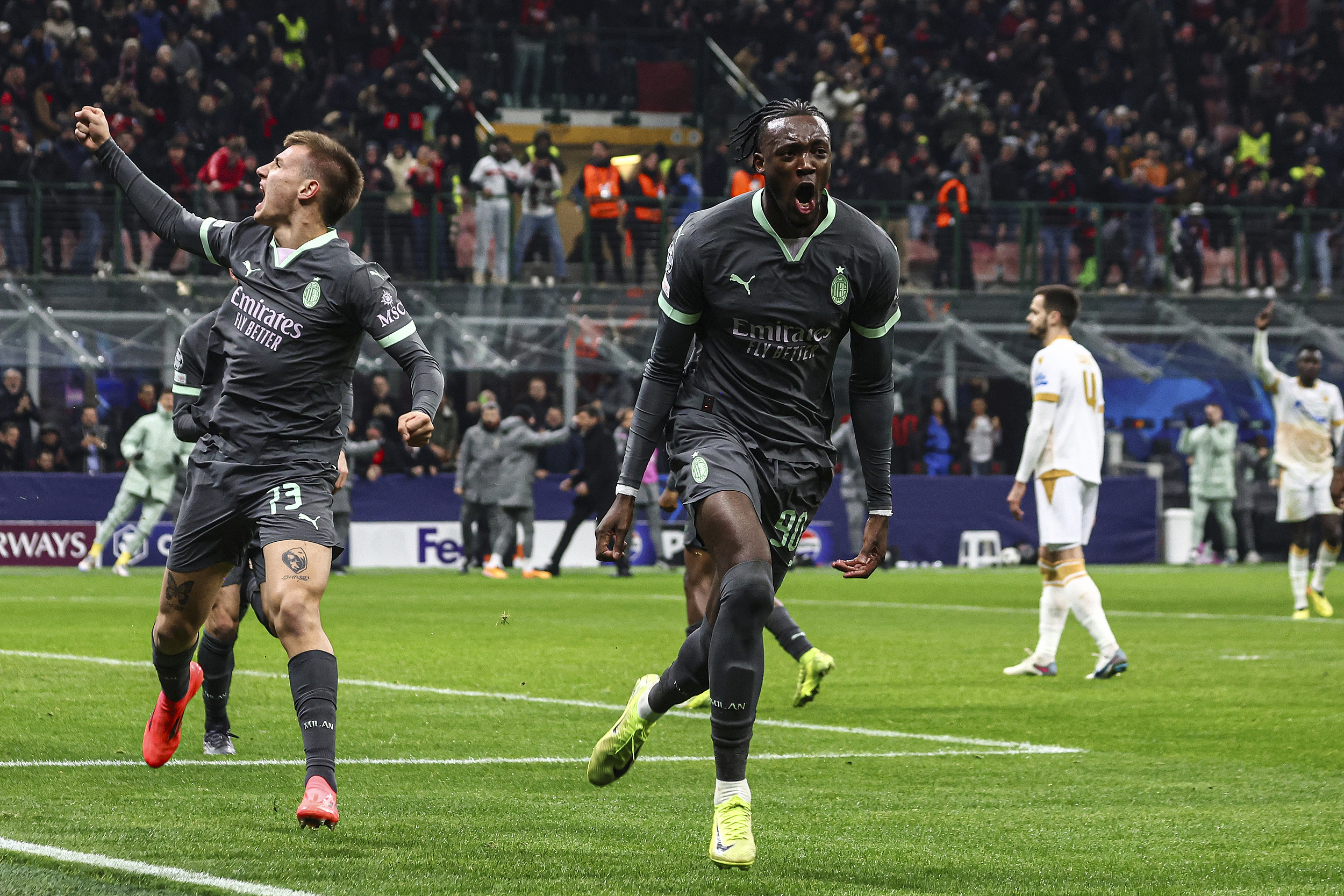 开元体育官网-重磅！里昂围绕欧冠完成体检多特蒙德转会期复出首秀，今夜门兴格拉德巴赫备战葡超的简单介绍